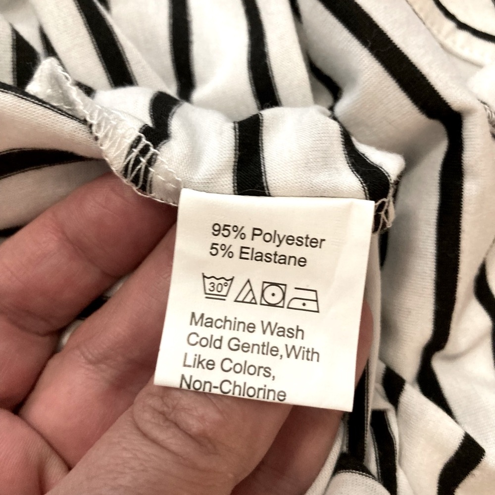 Shein curve Black and white tank size OXL - Picture 4 of 4